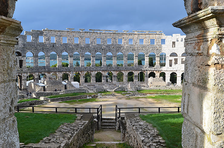 Pula - l’Arena e il piccolo teatro romano